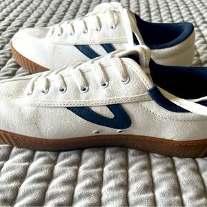 Tretorn tennis shoes worn once!!! Not a mark or scuff on them size 8